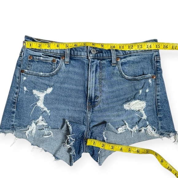 Abercrombie & Fitch High Rise Mom Short destroyed vintage medium wash Size 4 27 - Picture 3 of 7